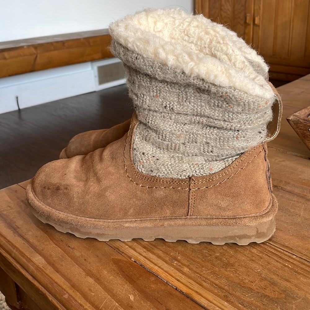 BearPaw women’s size 8 boot gently used smoke free home